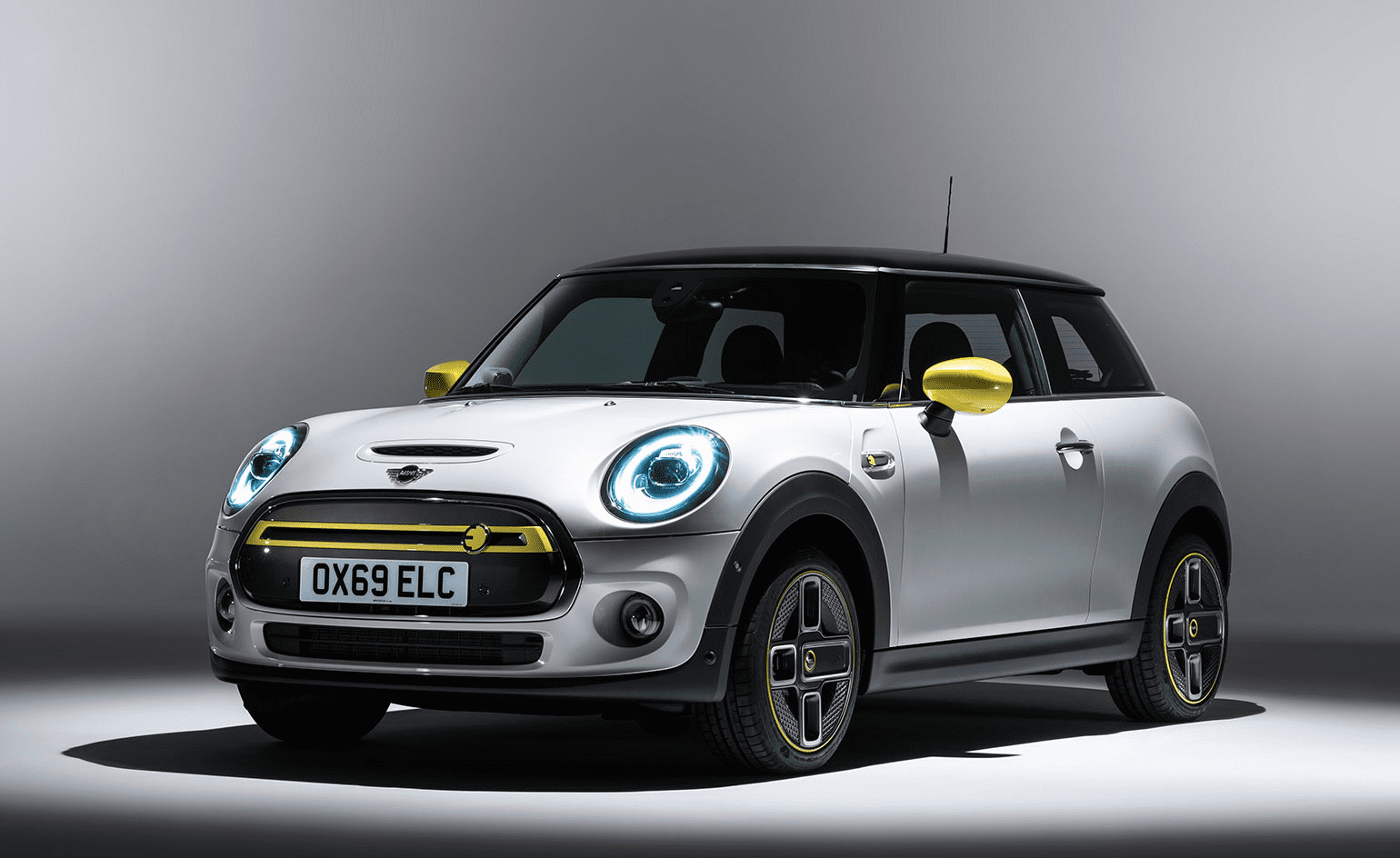 Mini Electric Cooper 2026 Review: Why This Tiny Electric Car Is Surprisingly Powerful for City Drivers Mini Electric Cooper 2026 Review: Why This Tiny Electric Car Is Surprisingly Powerful for City Drivers